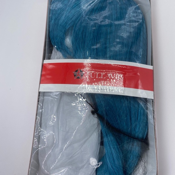 NWT-  NEON WATER STRAIGHT ROUNDED CHINA BANG BOB by - Mane Concept Futura - Picture 3 of 7